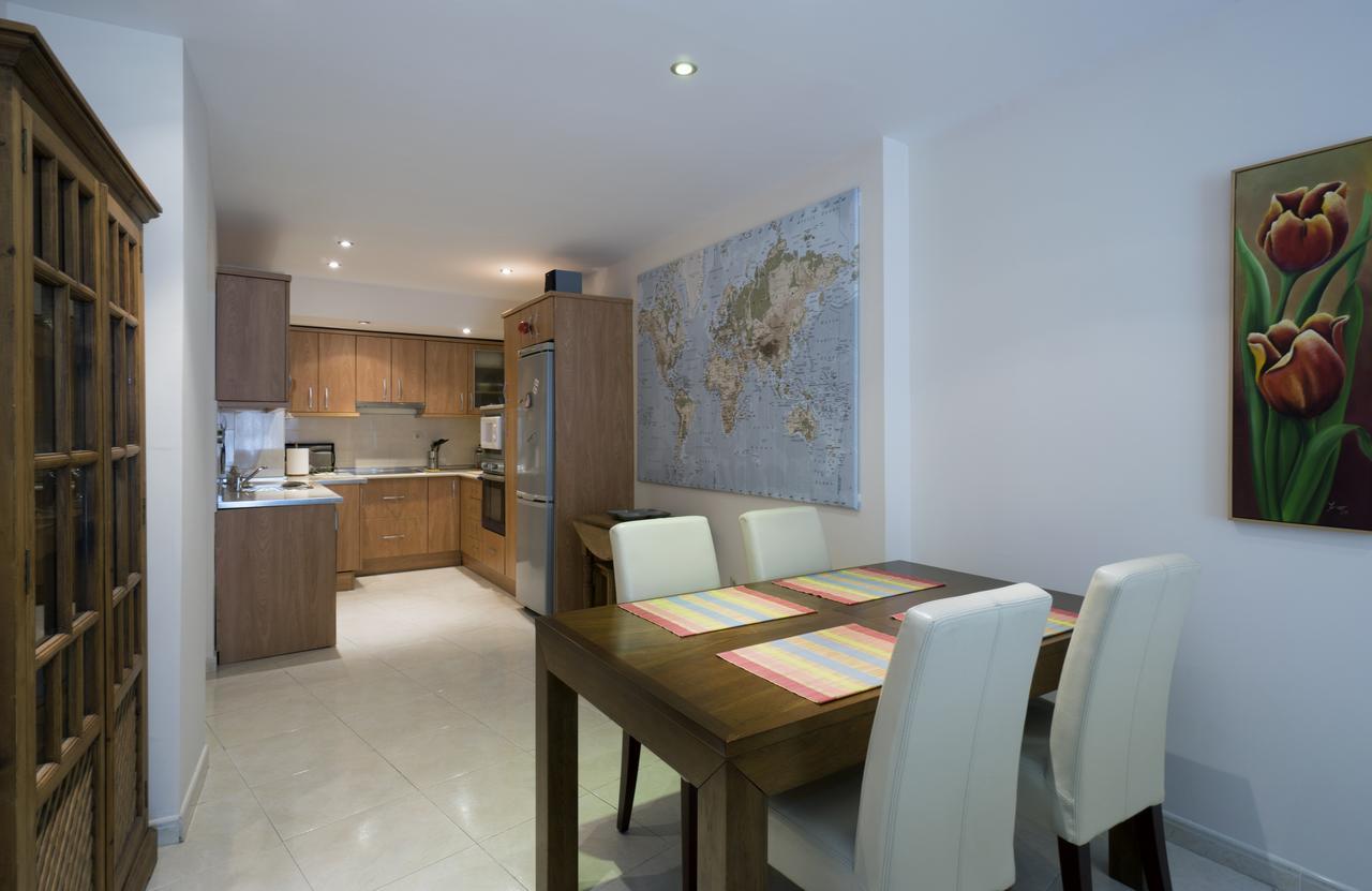 Plaza De Las Flores Apartment Malaga Bagian luar foto